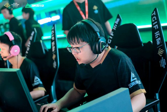 费尔南德斯 费尔南德斯