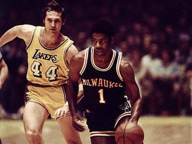 比赛刚一开 比赛刚一开